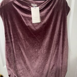 a new day Velvet Sleeveless Tank Top - Mauve Plum